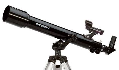 A long skinny telescope with an angled eyepiece on the back